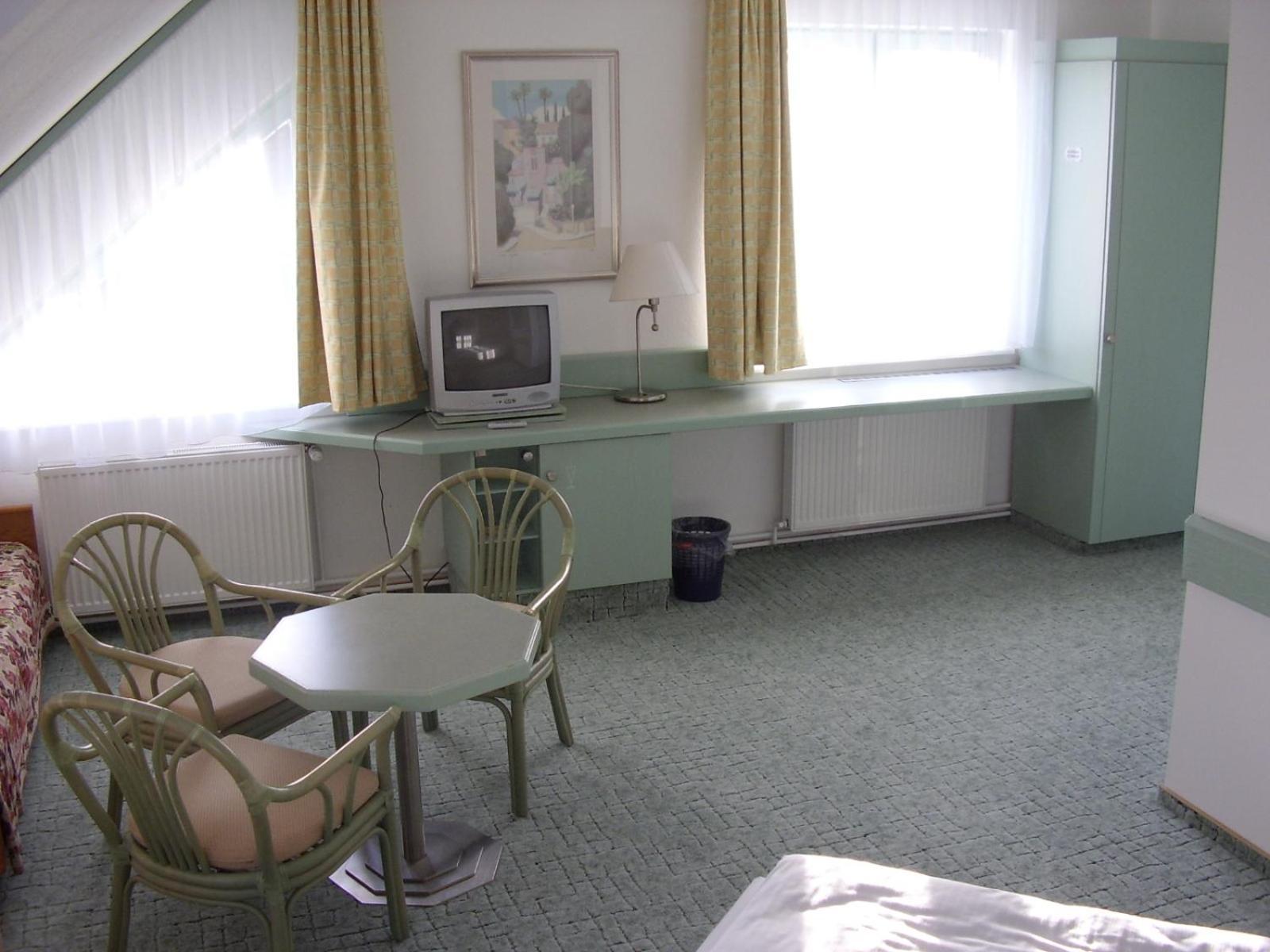 Hotel Christinenhof Garni - Bed & Breakfast Gadebusch Екстериор снимка