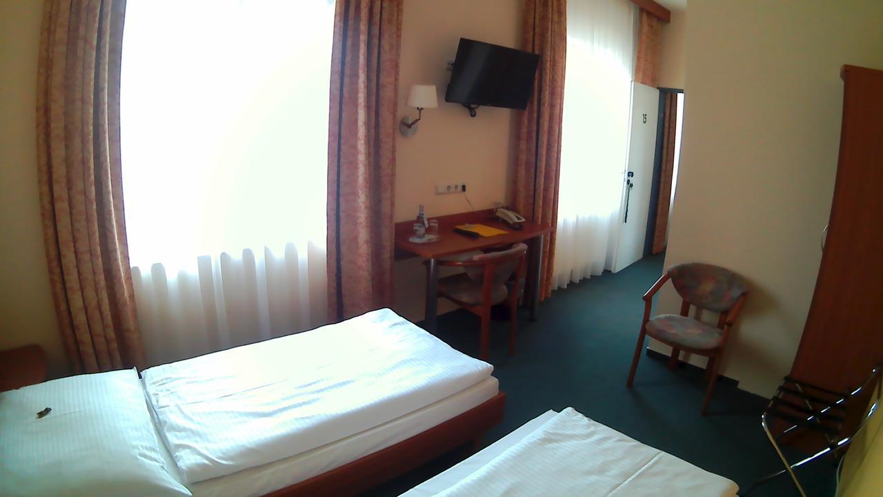 Hotel Christinenhof Garni - Bed & Breakfast Gadebusch Екстериор снимка