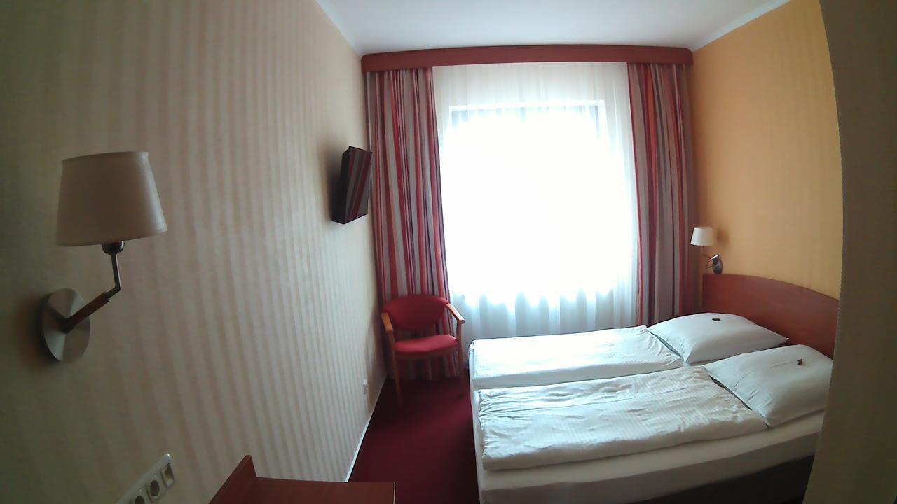 Hotel Christinenhof Garni - Bed & Breakfast Gadebusch Екстериор снимка