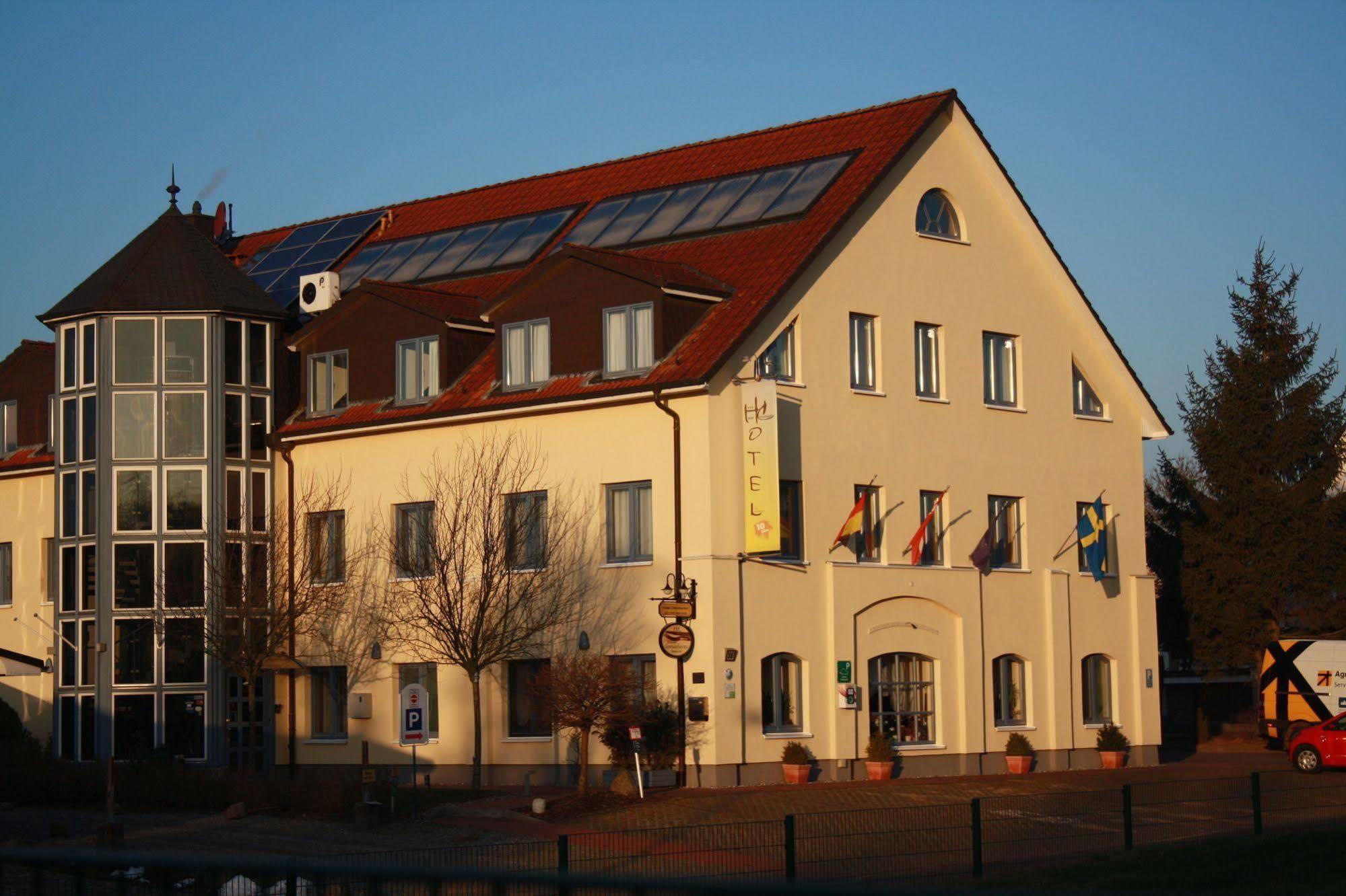 Hotel Christinenhof Garni - Bed & Breakfast Gadebusch Екстериор снимка